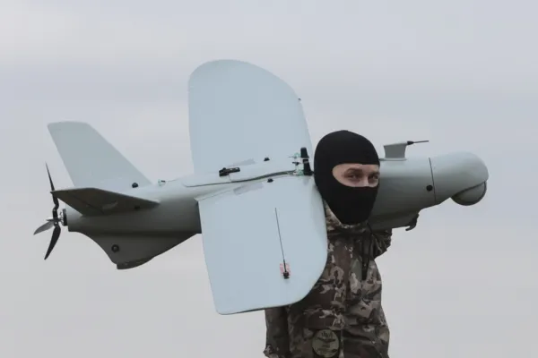 Dronele ucrainene țintesc obiective rusești la 400 de kilometri de frontieră UPDATE