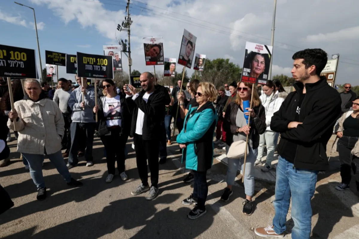 Hostages' families mark the 100th day since their captivity in Gaza