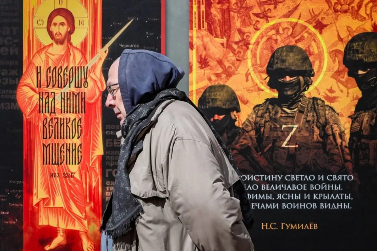 Street exhibition 'We bring peace!' in Moscow