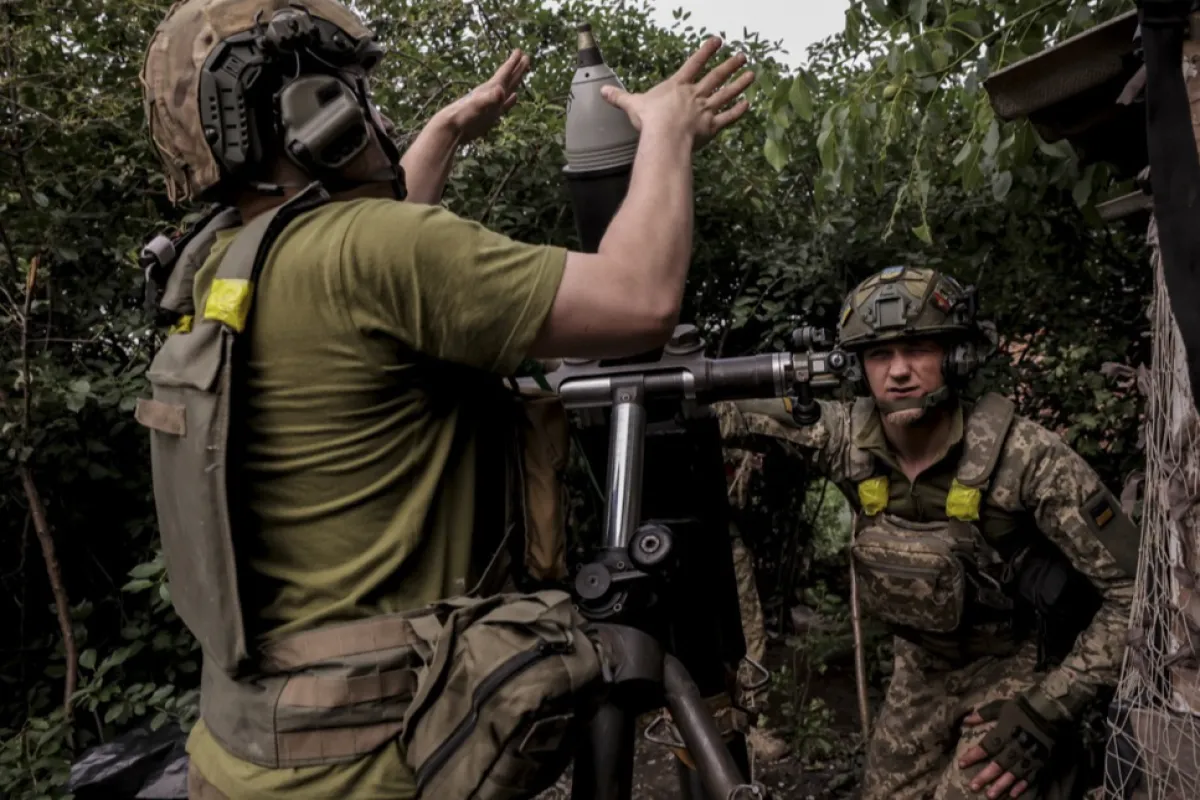 Ukrainian troops on the front line in the Donetsk region