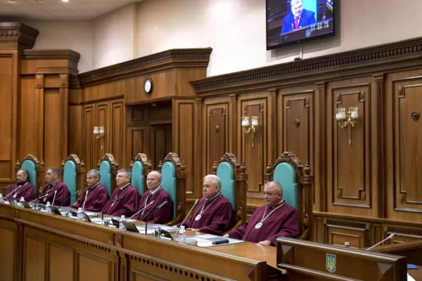 Preşedintele Ucrainei a demis doi judecători de la Curtea Constituţională pentru că 'ameninţă independenţa statului şi securitatea naţională'
