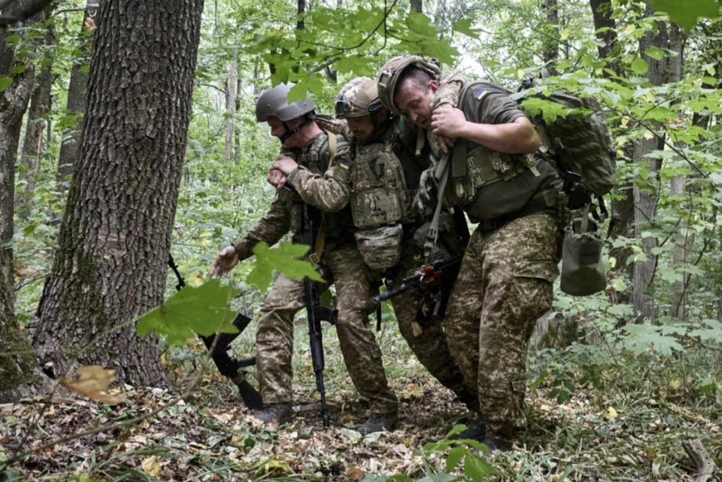 Schimb de focuri între militarii ucraineni: trei morți, patru răniți