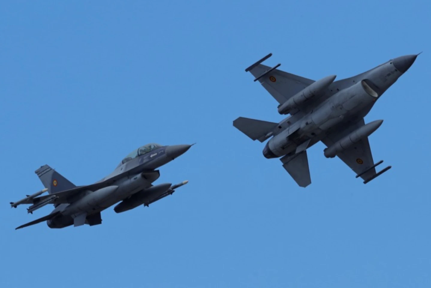 Ucraina are în sfârșit în dotare avioane de luptă americane F-16