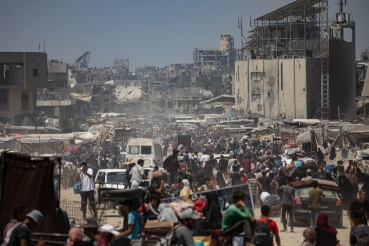 Hamas acuză Israelul că a ucis peste 100 de palestinieni prin bombardarea unei şcoli din Gaza