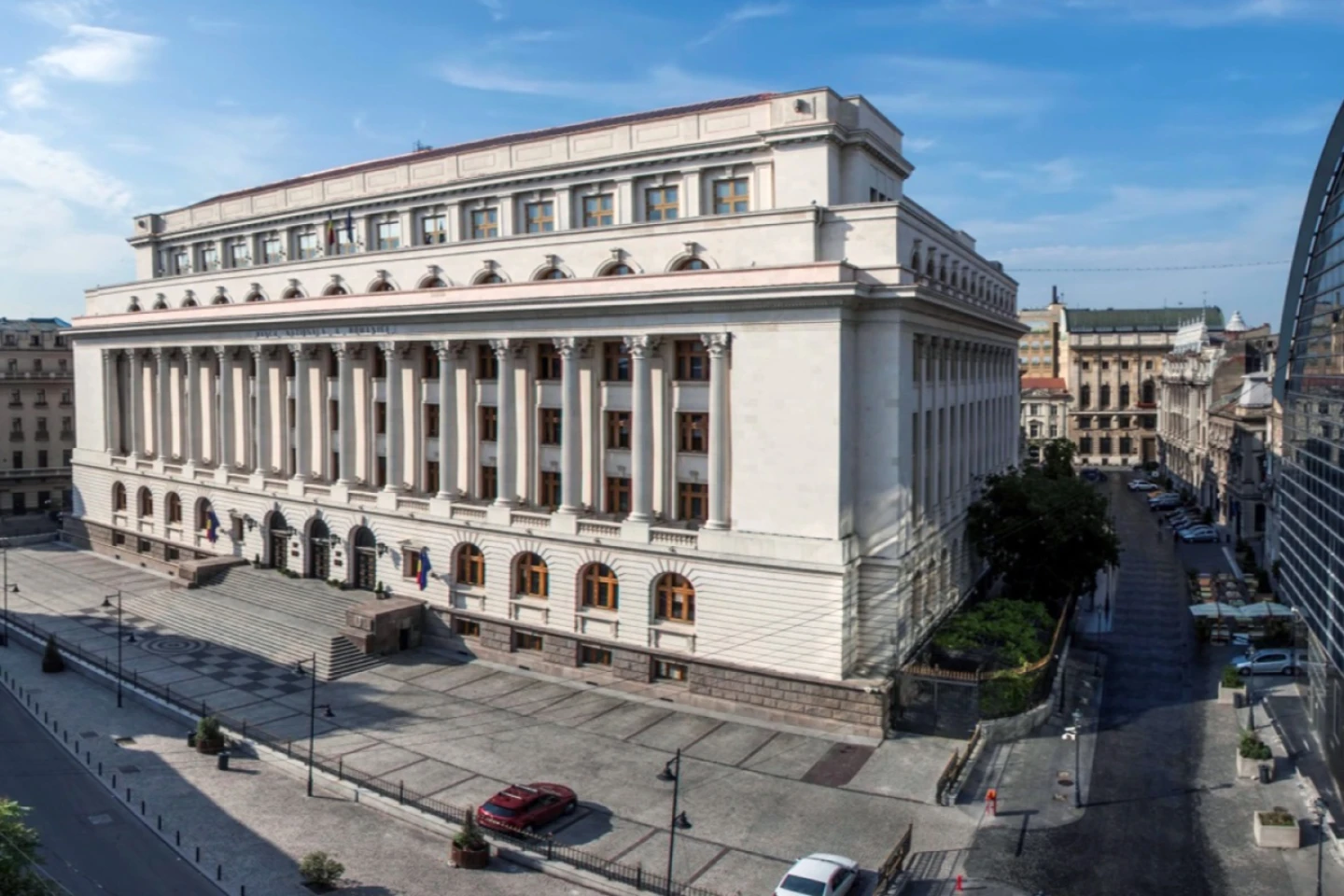 Deficitul de cont curent al României a crescut cu aproape 34%