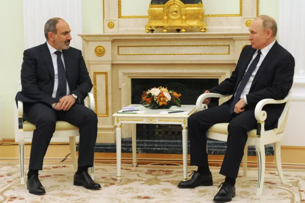 Premierul armean, Nikol Paşinian, i-a cerut preşedintelui rus, Vladimir Putin, să medieze eliberarea prizonierilor de război capturați de Azerbaidjanul vecin