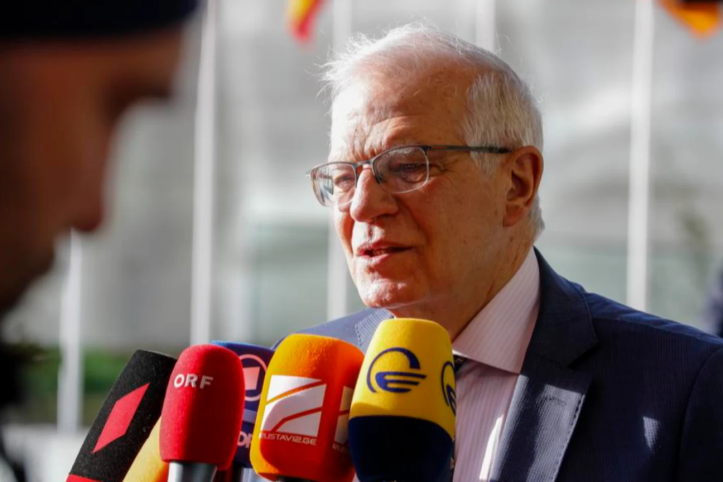 UE spune că anularea restricţiilor privind utilizarea armelor furnizate Ucrainei va rămâne de competenţa guvernelor naţionale ale ţărilor membre