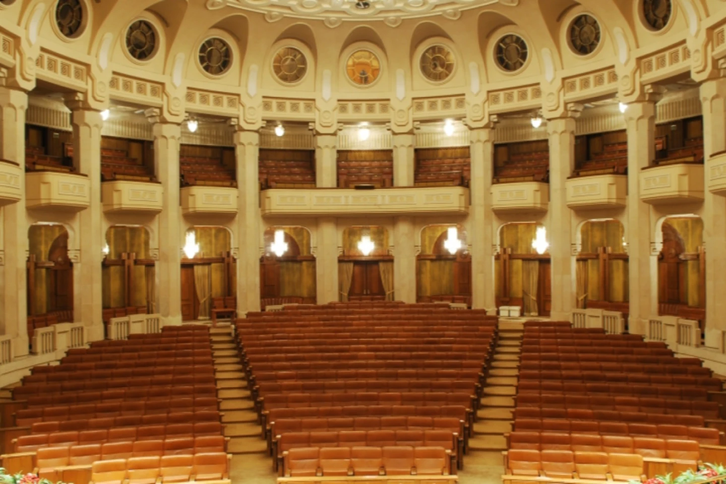 Parlamentul începe astăzi ultima sesiune ordinară din actuala legislatură