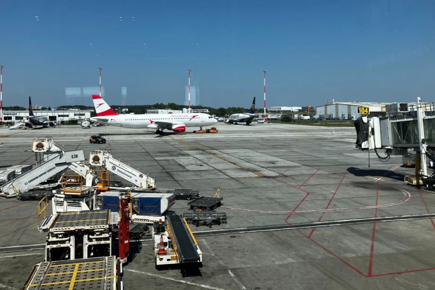 Traficul de pasageri pe aeroporturile din România a crescut cu 6,5 procente în luna iulie, faţă de anul trecut