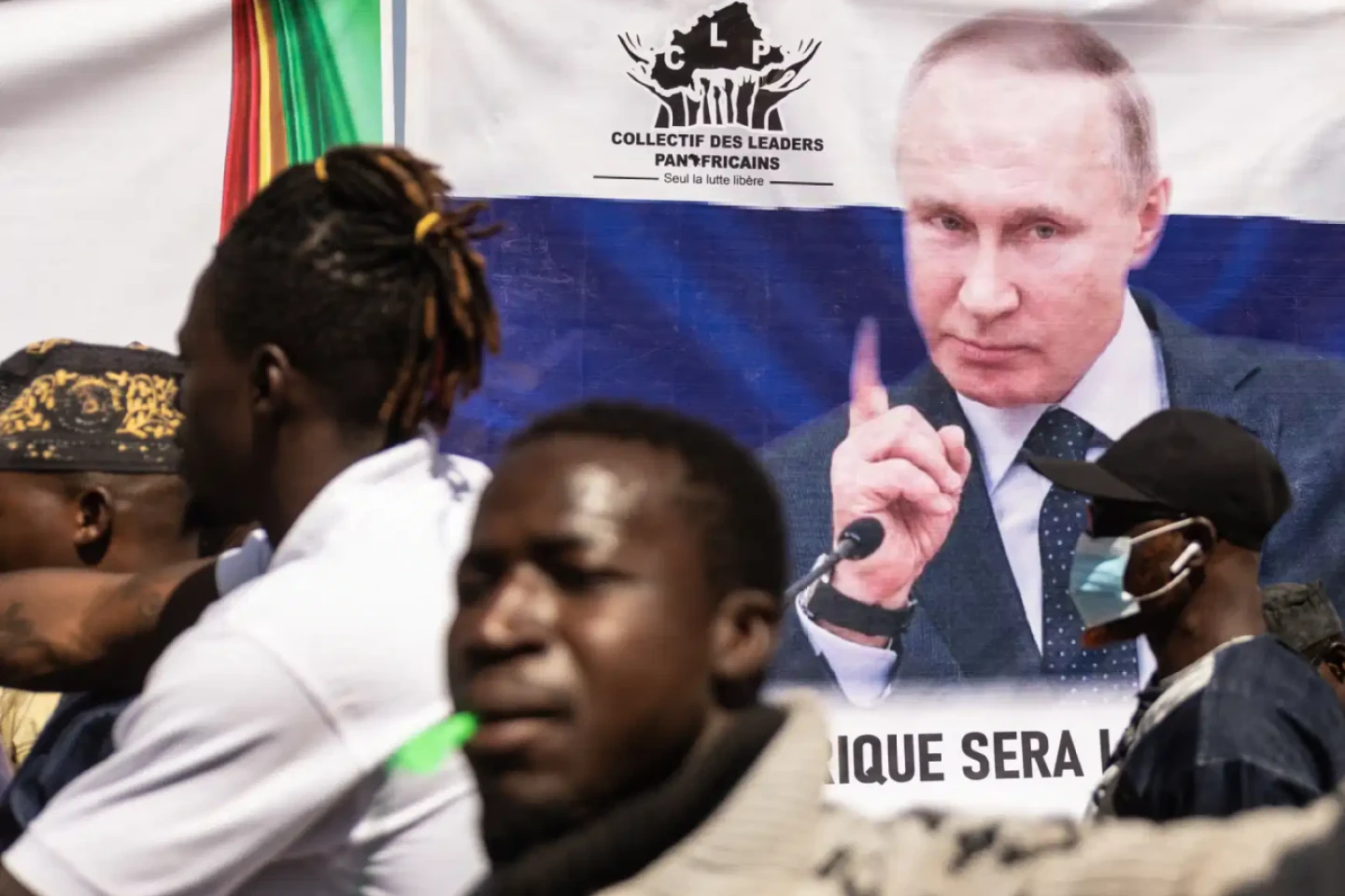 Le Nouvel Obs: Comment la Russie est devenue le « principal pourvoyeur de la désinformation » en Afrique