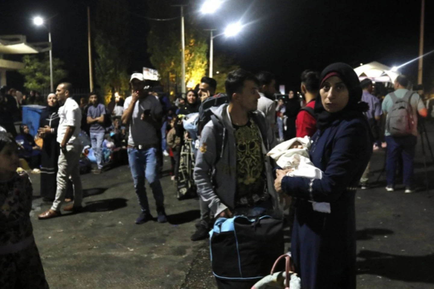 Un bombardament israelian a distrus un drum folosit de cei care fug de războiul din Liban