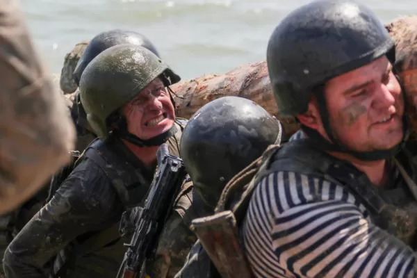 FAKE NEWS: Militarii ucraineni dezertează de frica rușilor