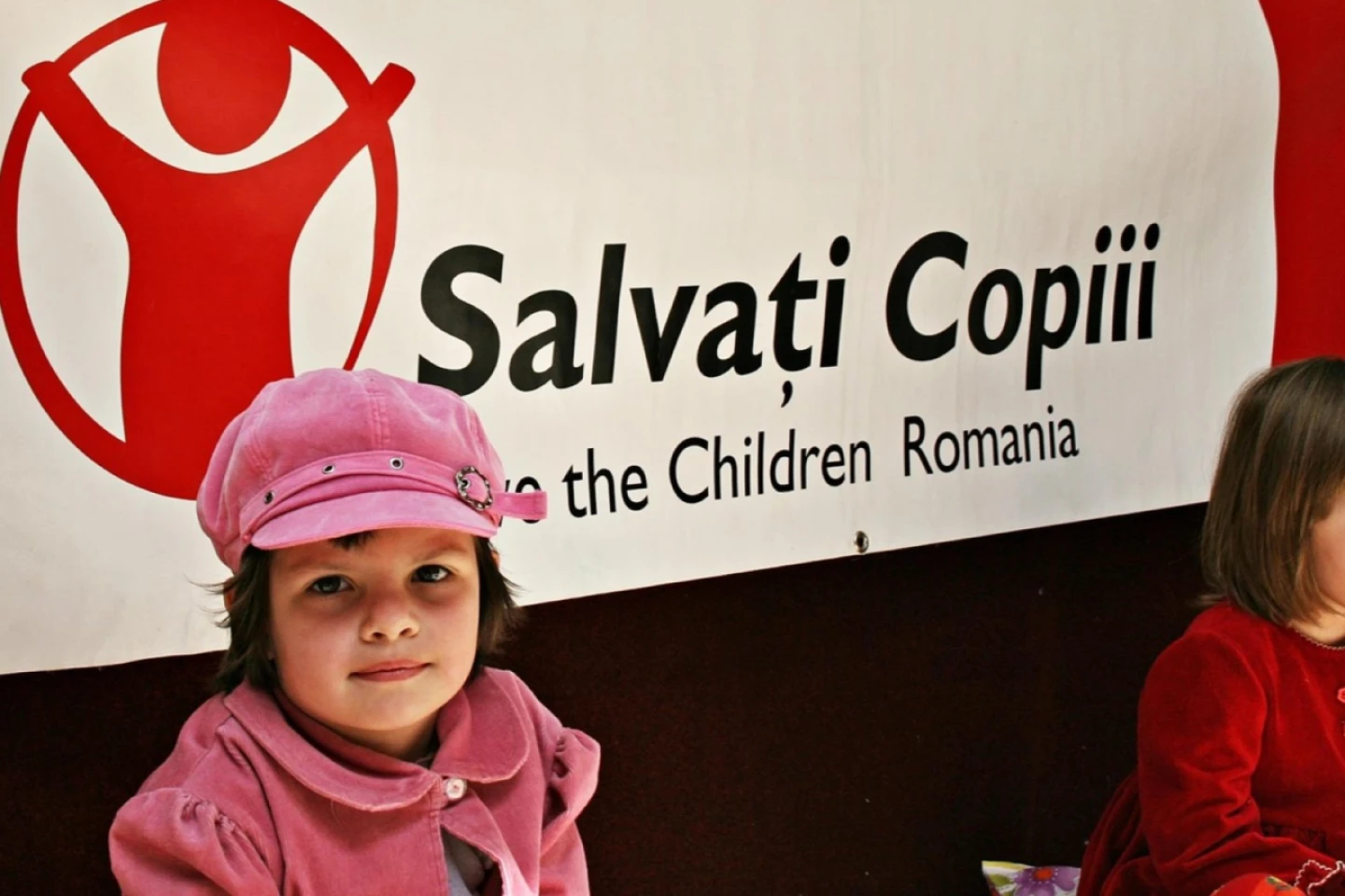 Organizația Salvați Copiii a devenit primul notificator certificat în relația cu marile rețele sociale