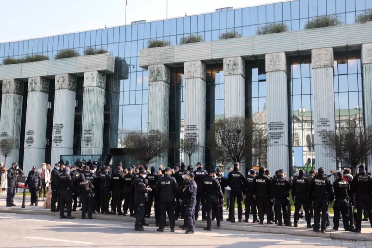 Object Name: POLAND PROTEST IN FRONT OF THE SUPREME COURT