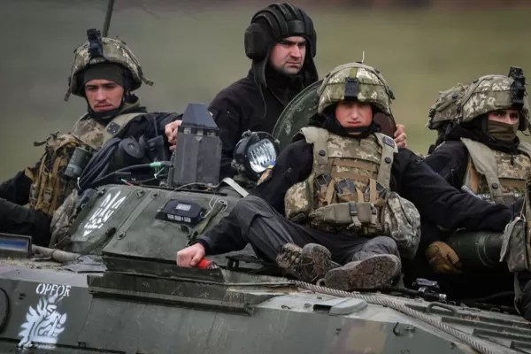 FAKE NEWS: SUA sunt gata să lupte în Donbass până la ultimul ucrainean