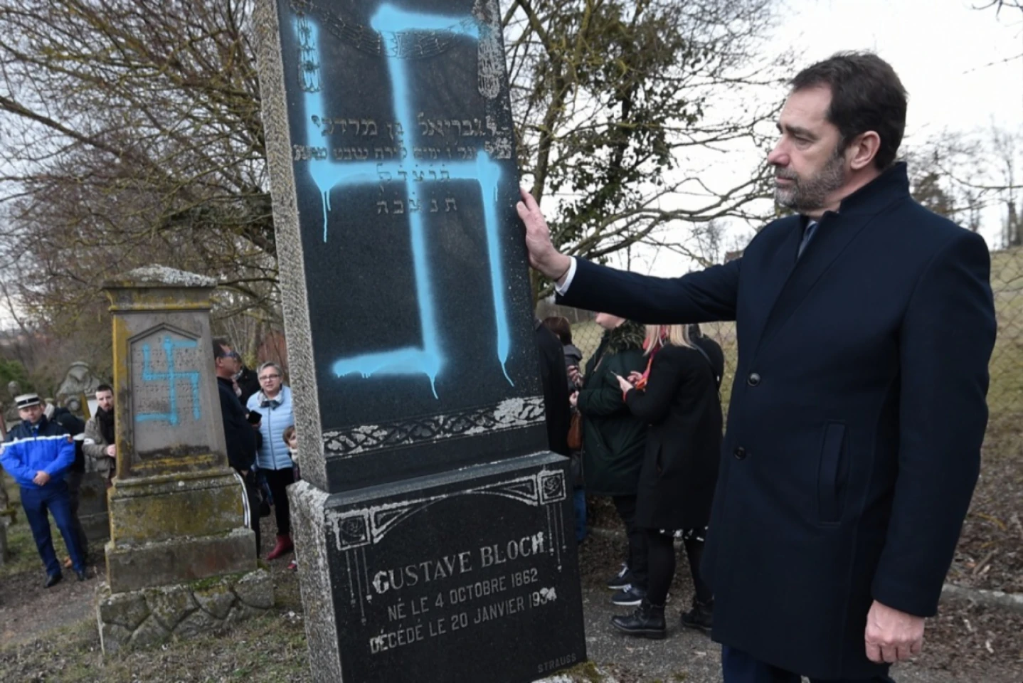 Svastici și alte însemne antisemite au apărut din nou pe sinagoga din Rouen,  în nord-vestul Franței. 
