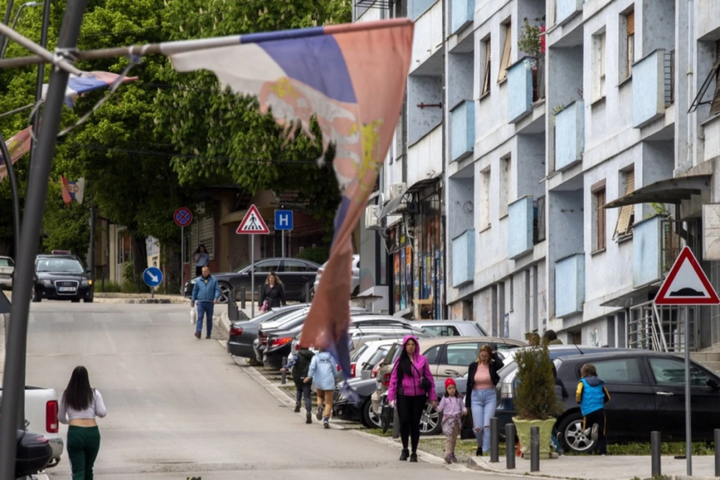 Autoritățile kosovare au închis zece așa-numite municipalități „paralele” sârbești