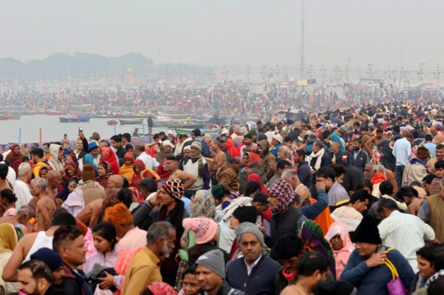 Busculadă în India cu cel puţin 15 morţi la cel mai mare festival religios din lume