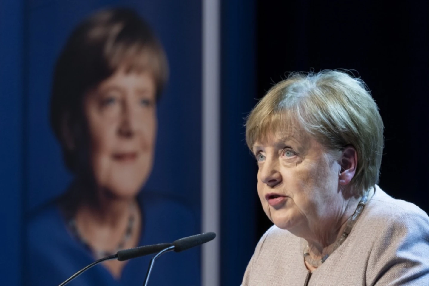Merkel își critică fostul partid pentru relația cu extrema dreaptă din Germania