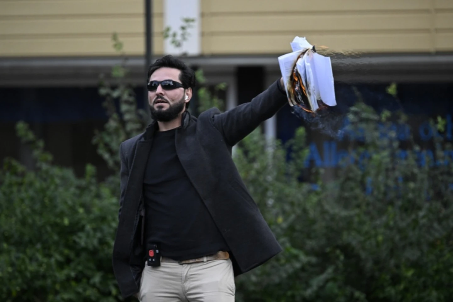 Irakianul care a ars Coranul în Suedia a fost ucis în timp ce era în direct pe TikTok