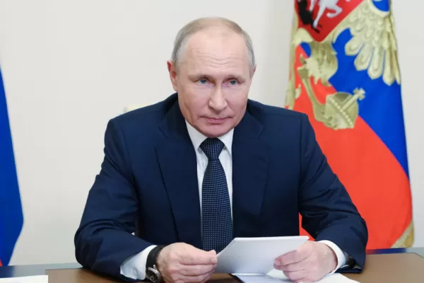 Președintele rus, Vladimir Putin, a amenințat, joi, că le va scoate dinții celor care mai încearcă să-i muște țara