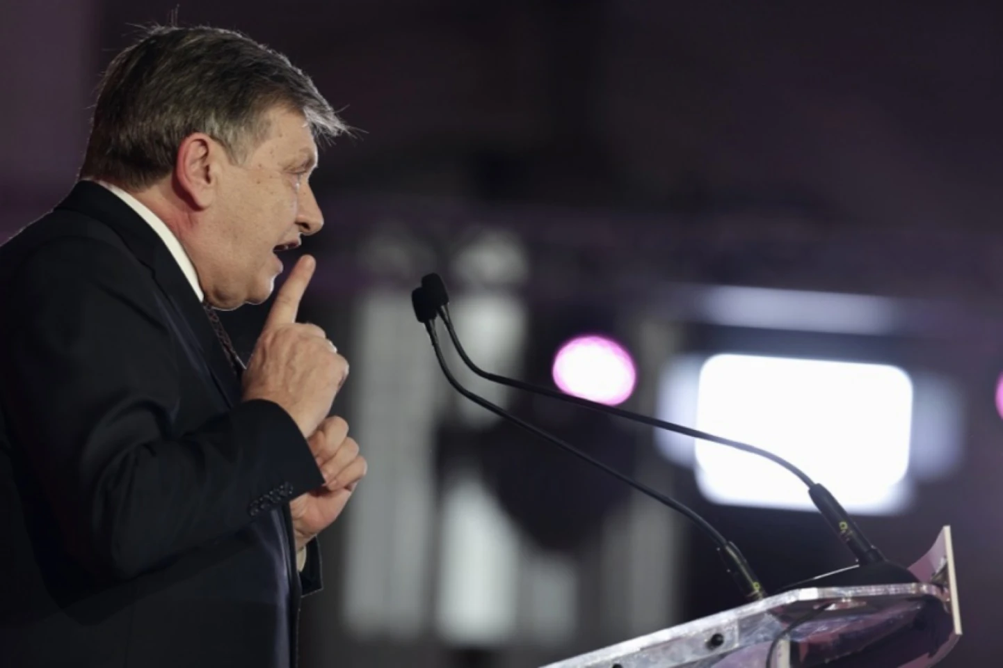 Crin Antonescu îl acuză de „fascism” pe Călin Georgescu