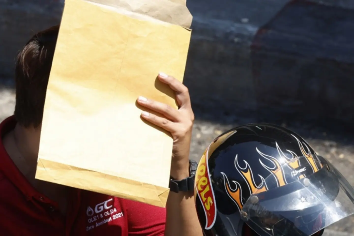 Plicuri cu un praf suspect, trimise la mai multe instituţii din Capitală