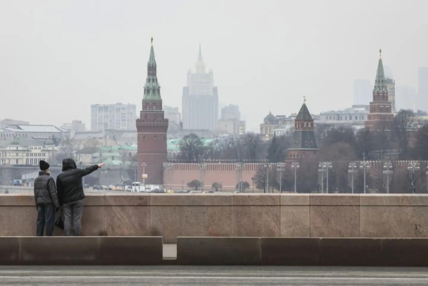 Rusia expulzează doi diplomaţi români