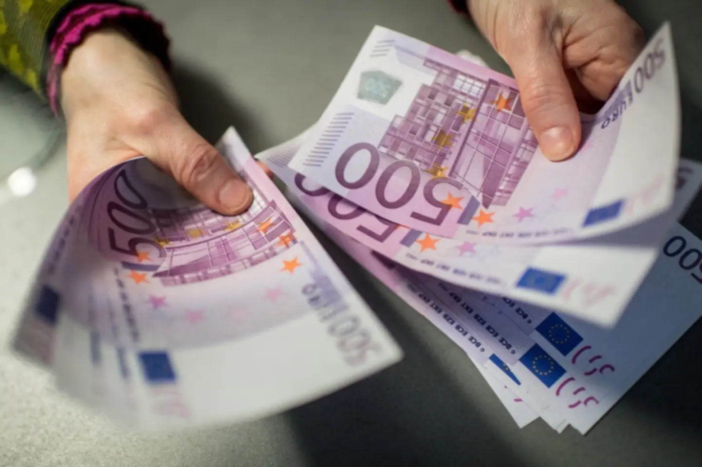 Veniturile şi cheltuielile candidaţilor la preşedinţie, în prima săptămână de campanie