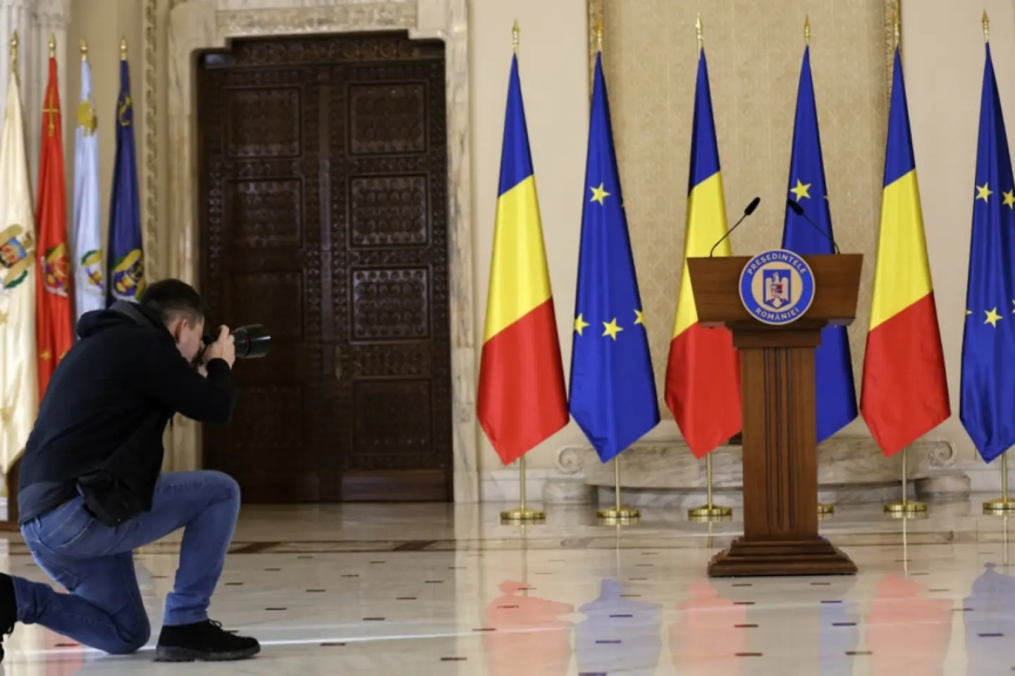 A început votul, în ţară, pentru primul tur de scrutin al alegerilor prezidenţiale / UPDATE
