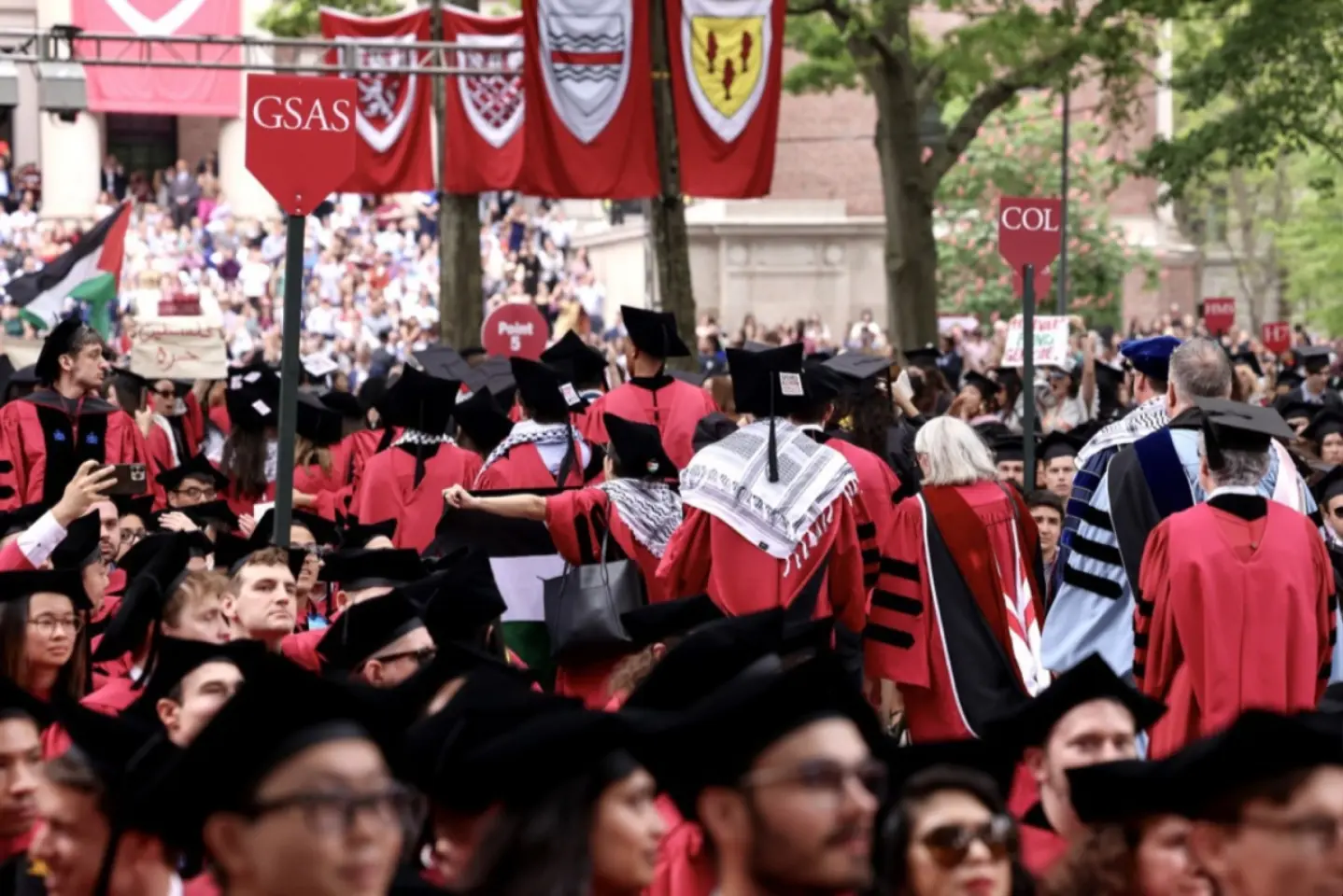 Autorităţile de la Bucureşti, preocupate de situaţia studenţilor români de la Harvard