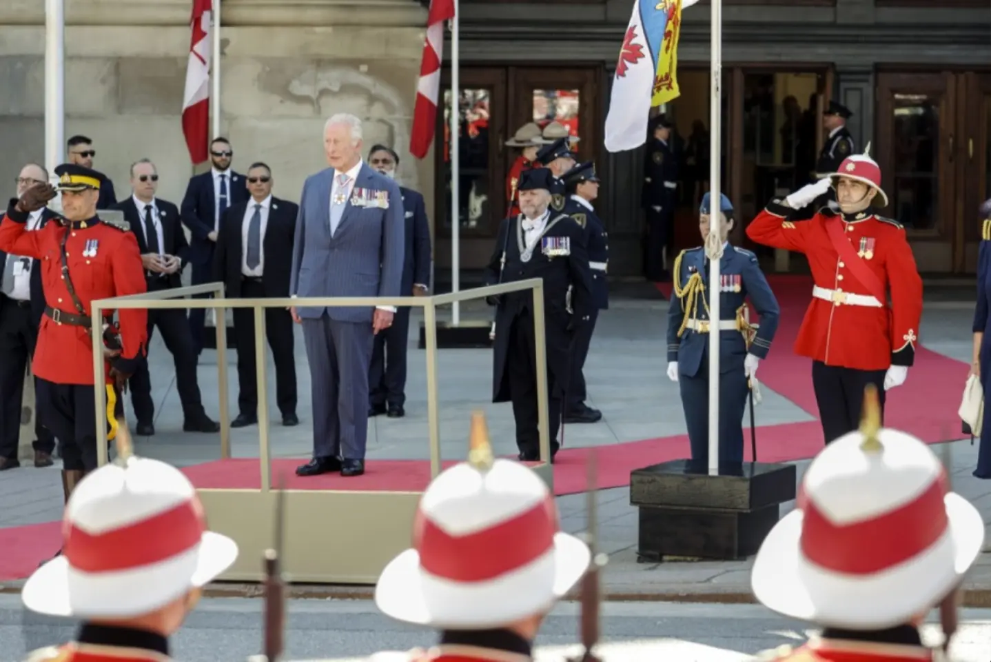 Regele Charles ovaționat de parlamentarii canadieni