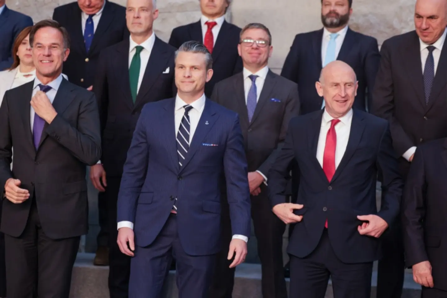 NATO aproape de consens pentru creșterea cheltuielilor militare