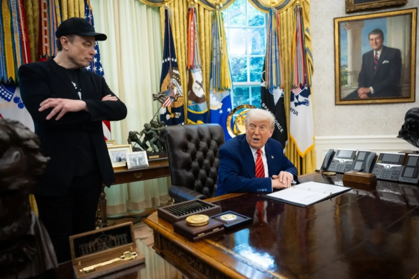 Trump vrea să renunțe la mașina sa Tesla în urma conflictului Musk