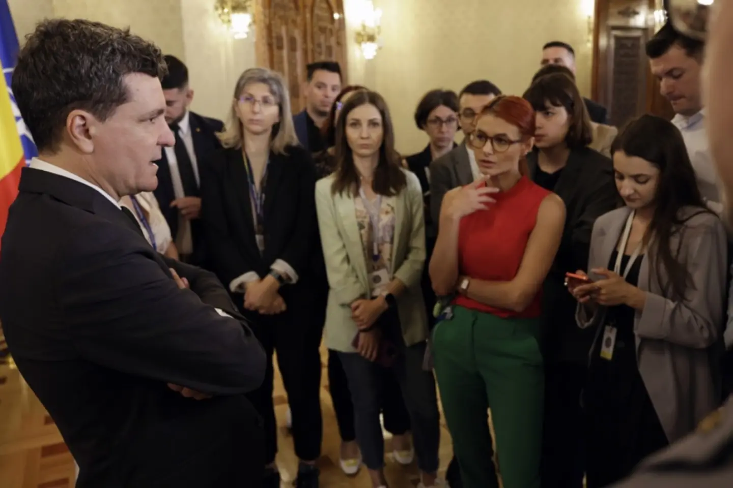 Mai mult de jumătate din români cred că Nicușor Dan va fi un președinte implicat în viața publică