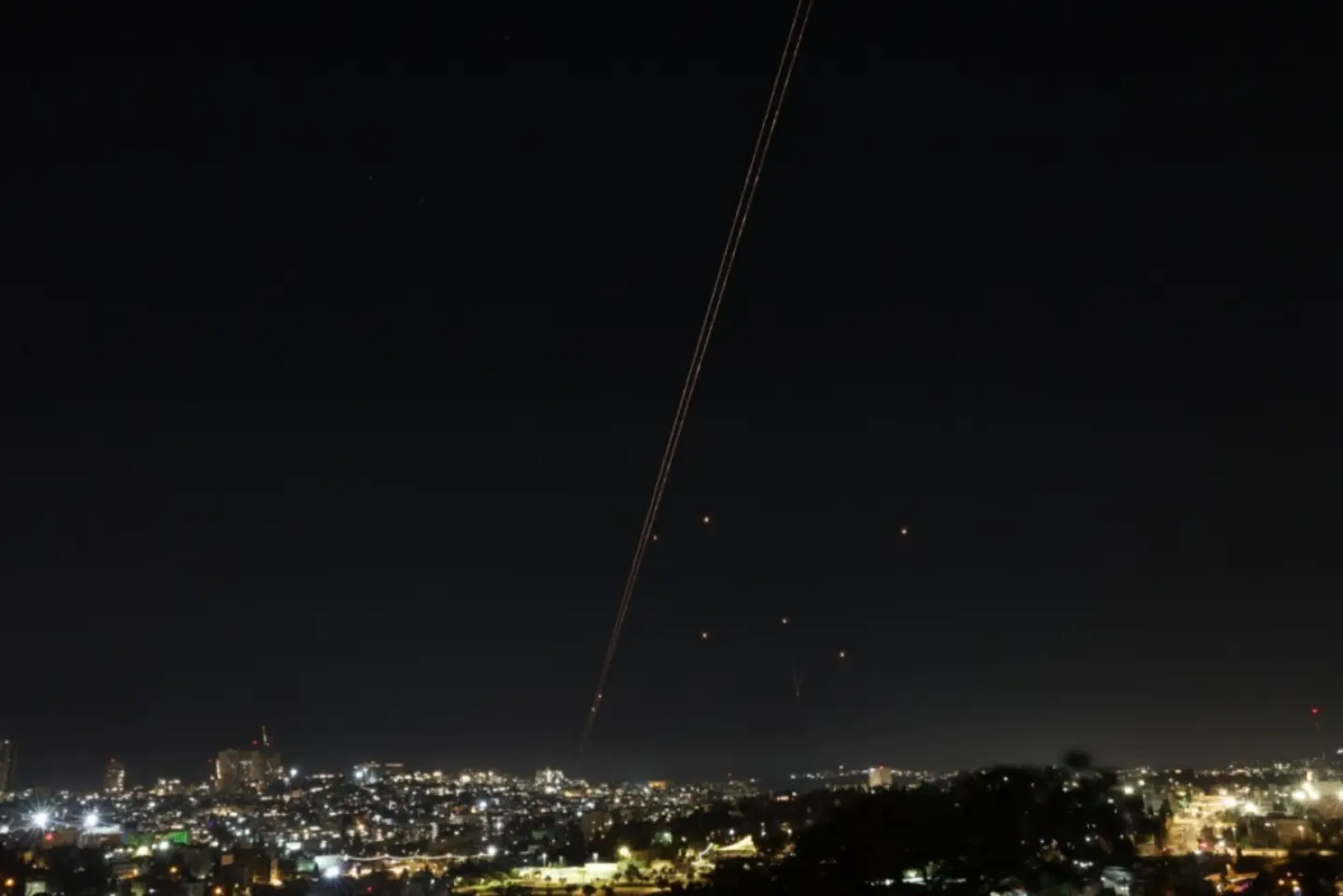Iranul a atacat cu rachete Israelul 