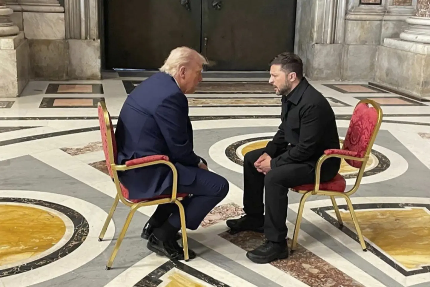 Zelenski vrea să discute cu Trump despre achiziții militare