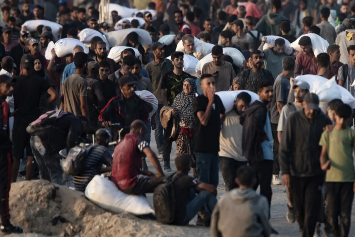 59 de persoane ucise la un centru de distribuire a ajutoarelor din Gaza