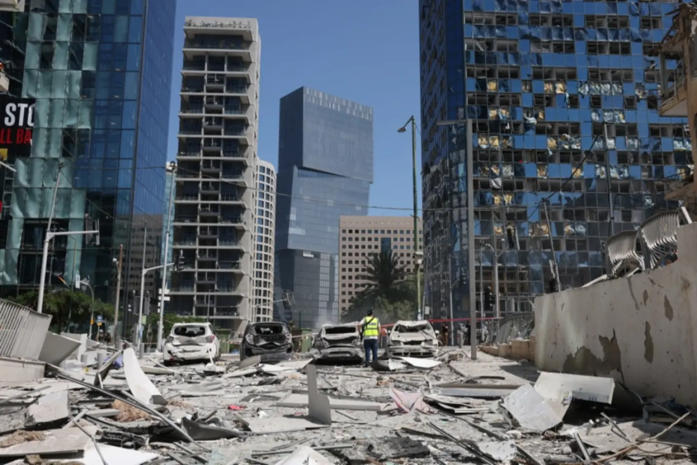 Noi atacuri israeliene și iraniene în a șaptea zi de conflict