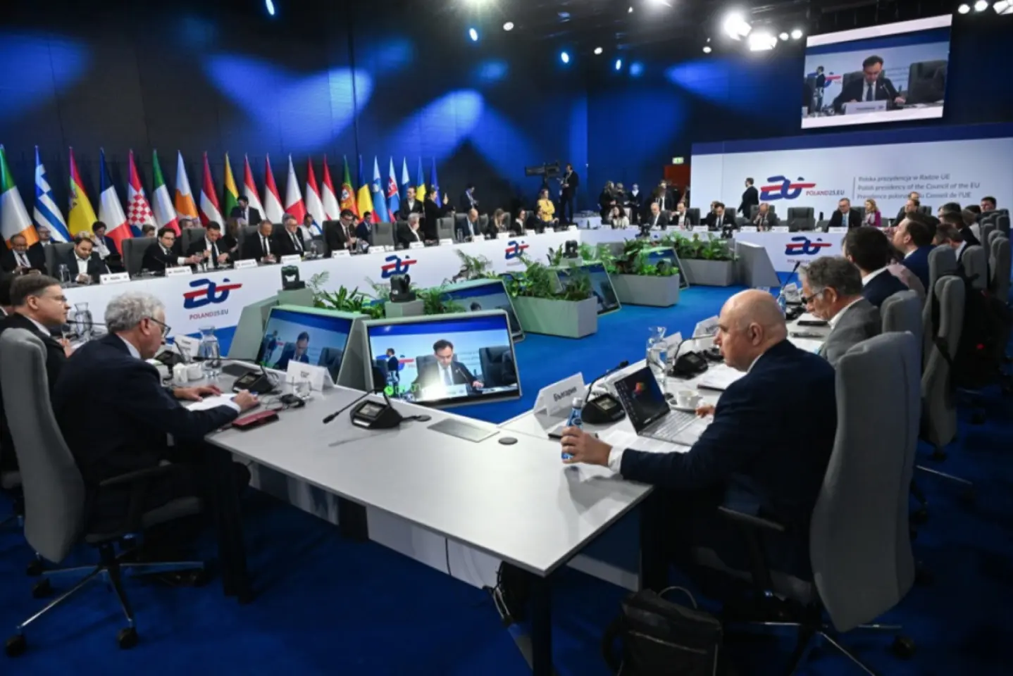EcoFin avizează, astăzi, raportul CE privind lipsa măsurilor de reducere a deficitului în România