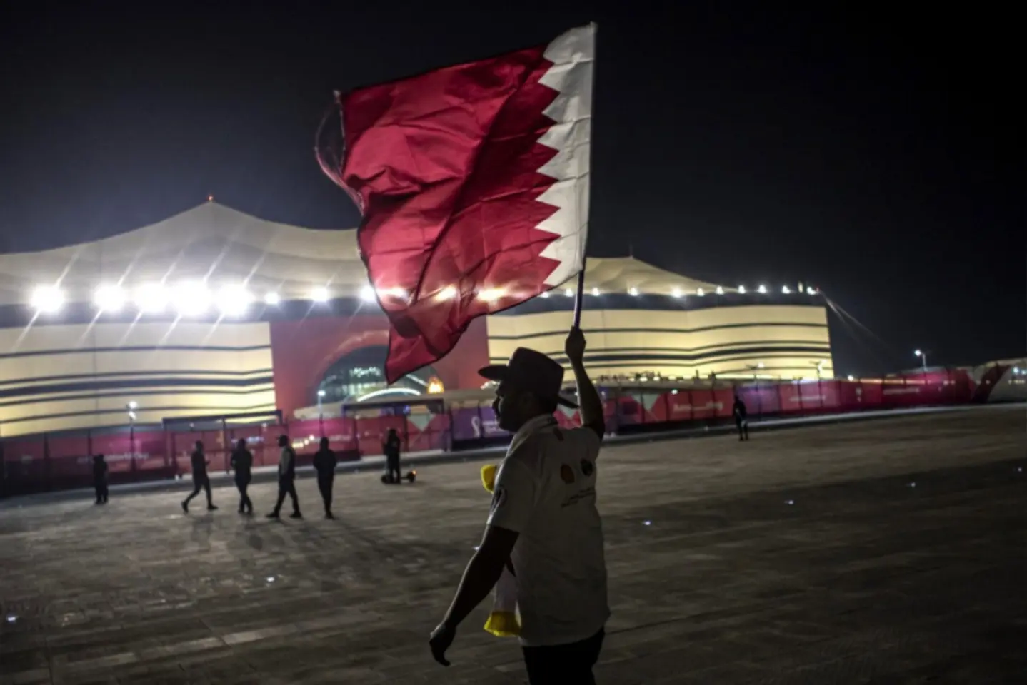 Qatarul își închide spațiul aerian pe fondul amenințărilor cu represalii iraniene împotriva SUA