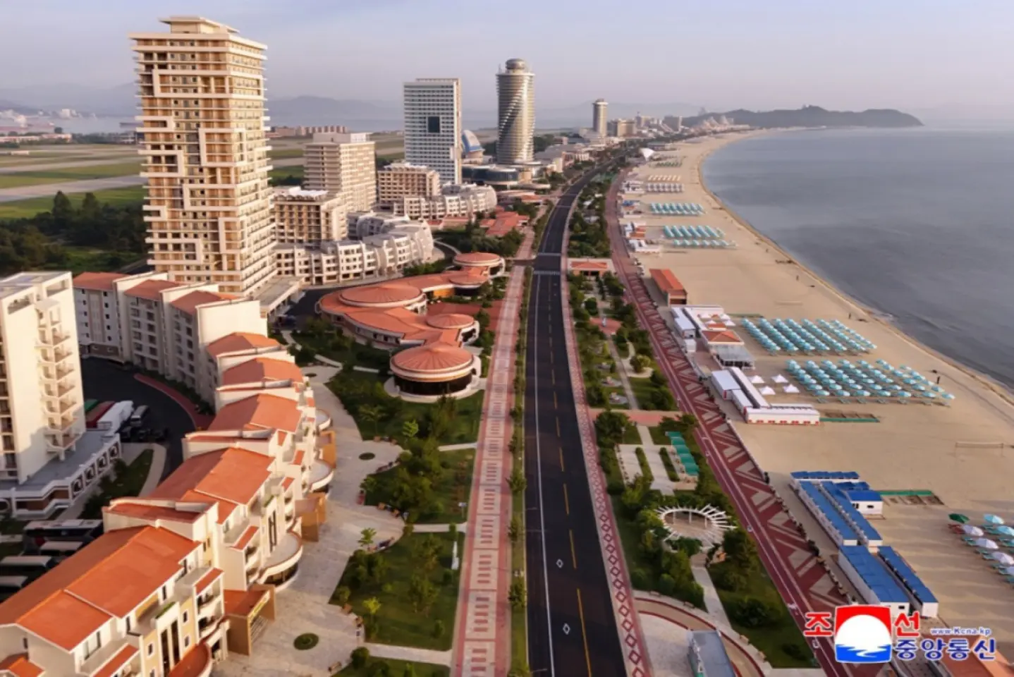Coreea de Nord va deschide o stațiune pe plajă, în contextul în care Kim mizează pe turism