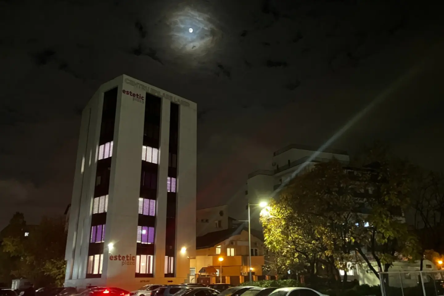 Astăzi încetează plafonarea preţurilor la energie electrică