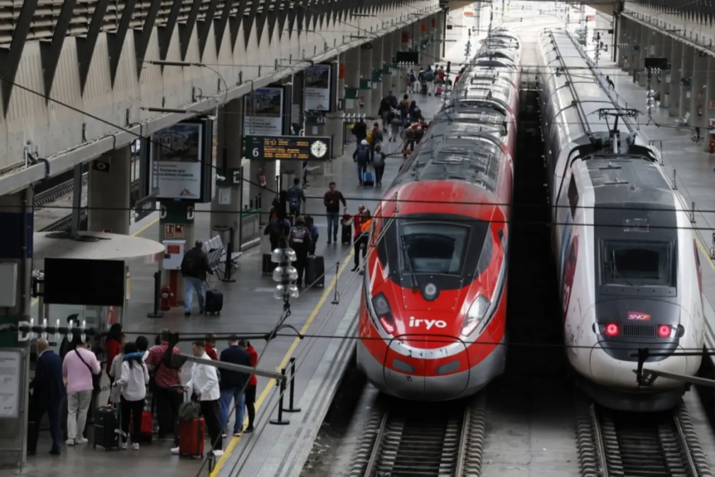 Linia de tren de mare viteză către Andaluzia, Spania, a fost întreruptă după o defecțiune a cablului de alimentare