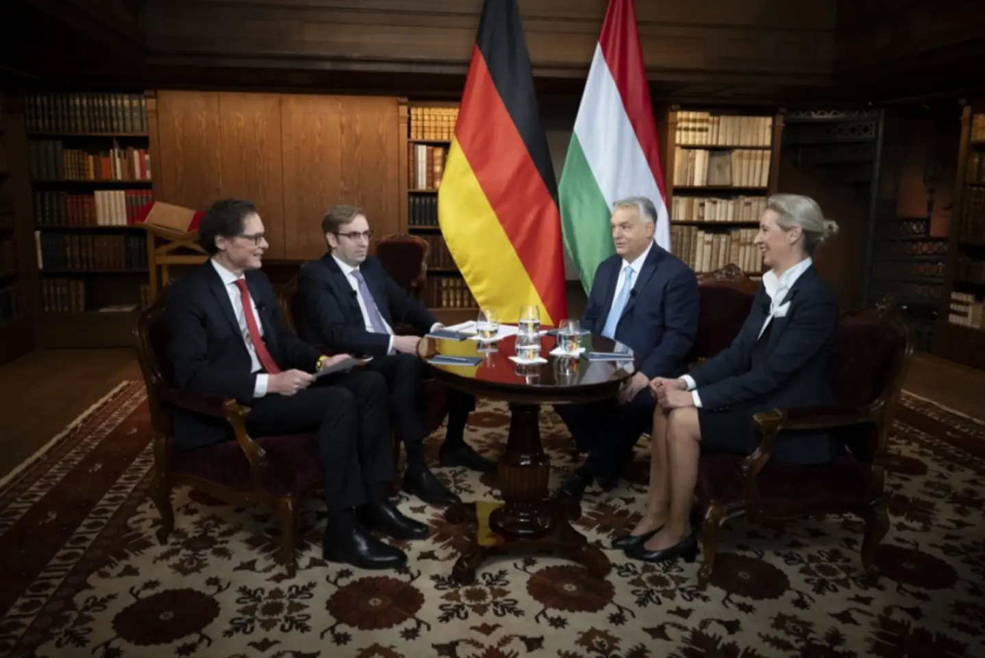 Propaganda lui Orbán la Bruxelles: meciul se joacă acasă la instituțiile europene