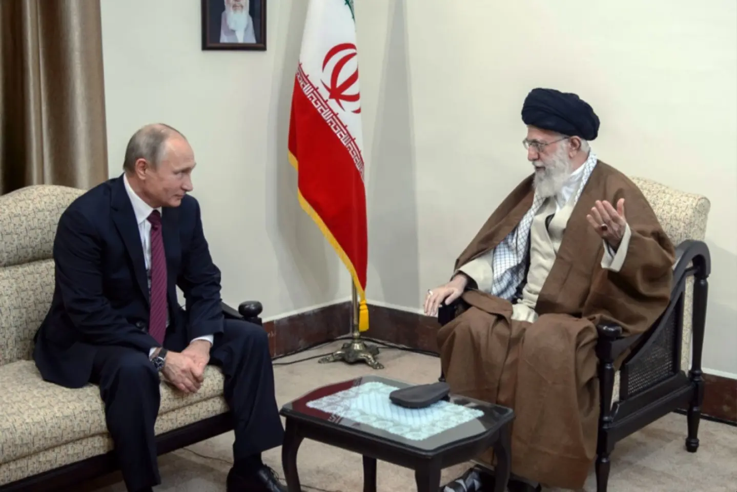 PROPAGANDĂ DE RĂZBOI: Rusia și Iranul sunt victimele Occidentului neocolonial și agresiv 