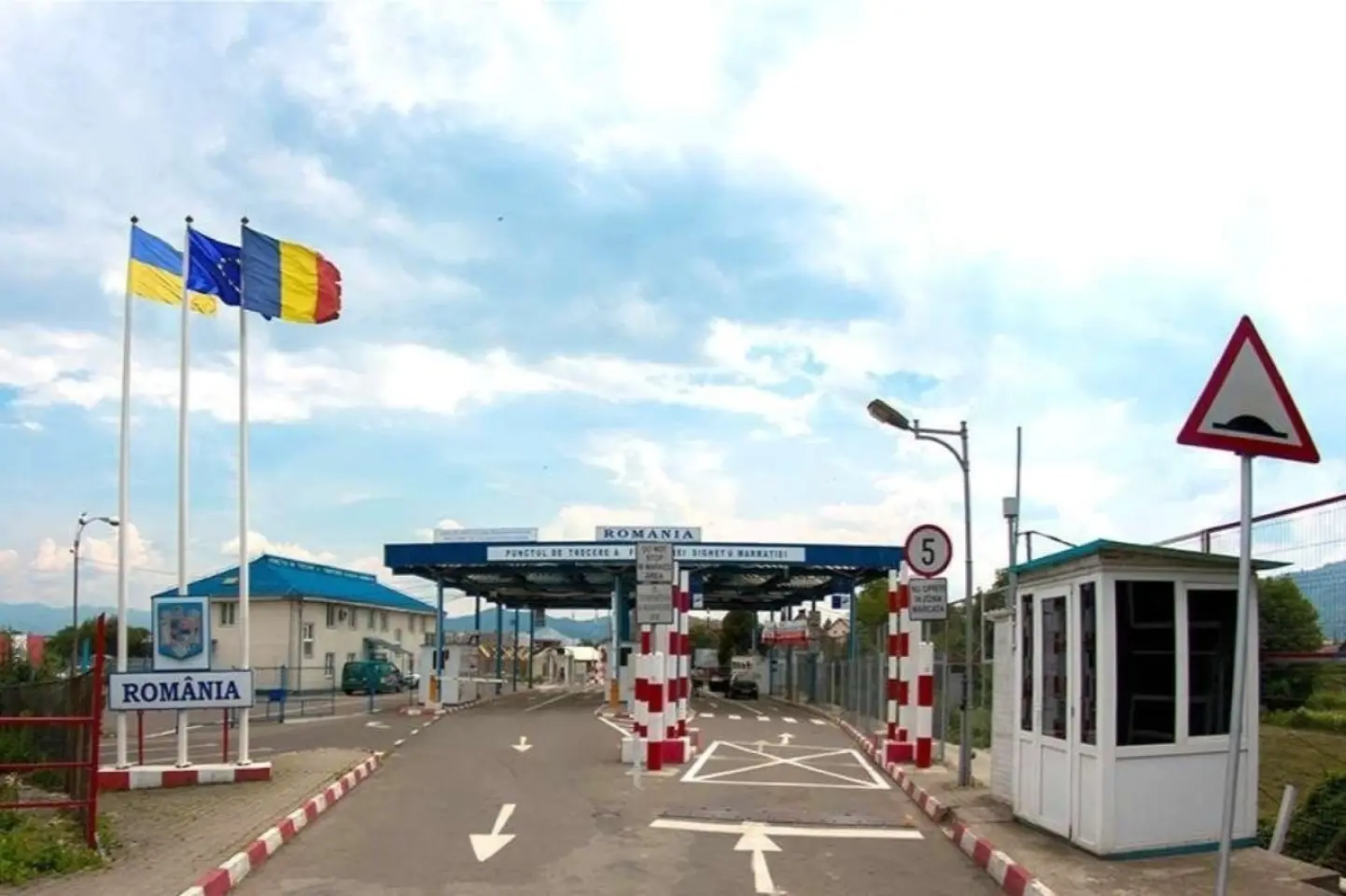 Traficul rutier la graniţa cu Ucraina de la Sighetu Marmaţiei, restricţionat pentru două luni