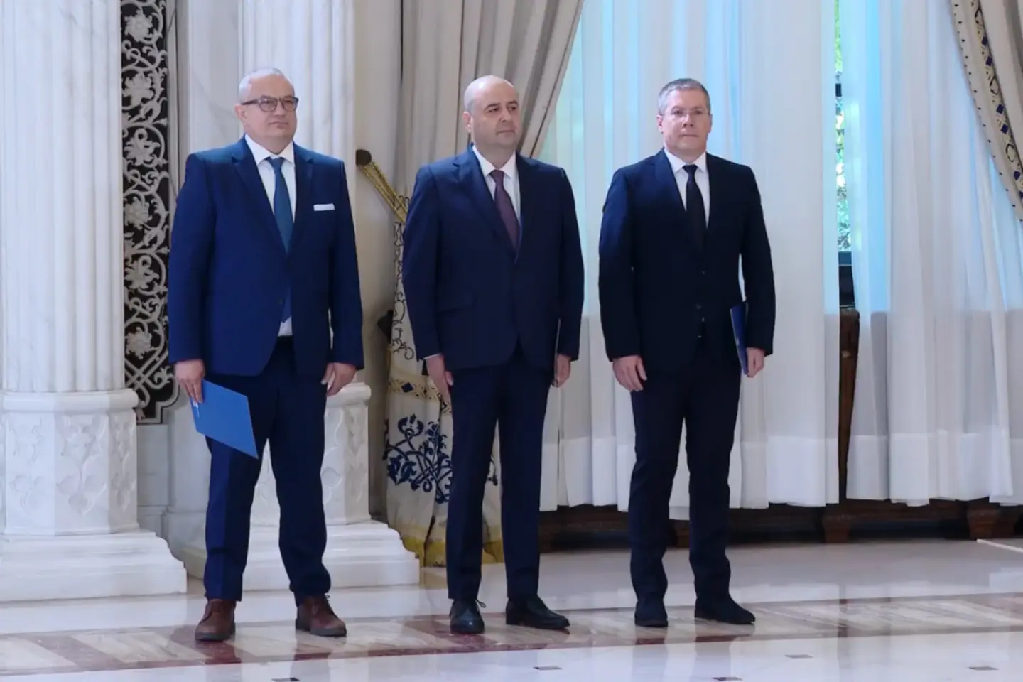 Cei trei noi judecători la CCR au depus jurământul
