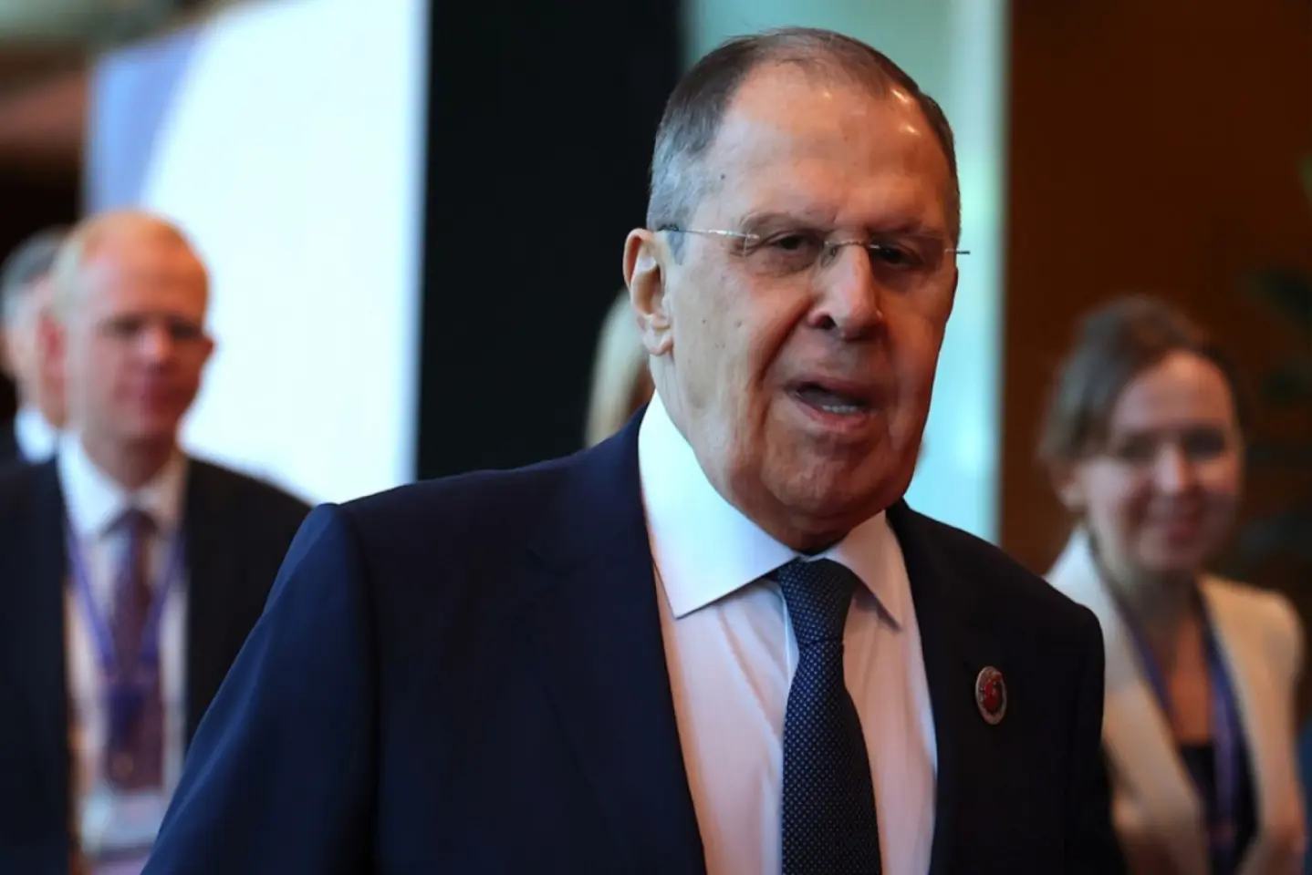 PROPAGANDĂ DE RĂZBOI: Rusia ajută Ucraina să revină la pace și neutralitate