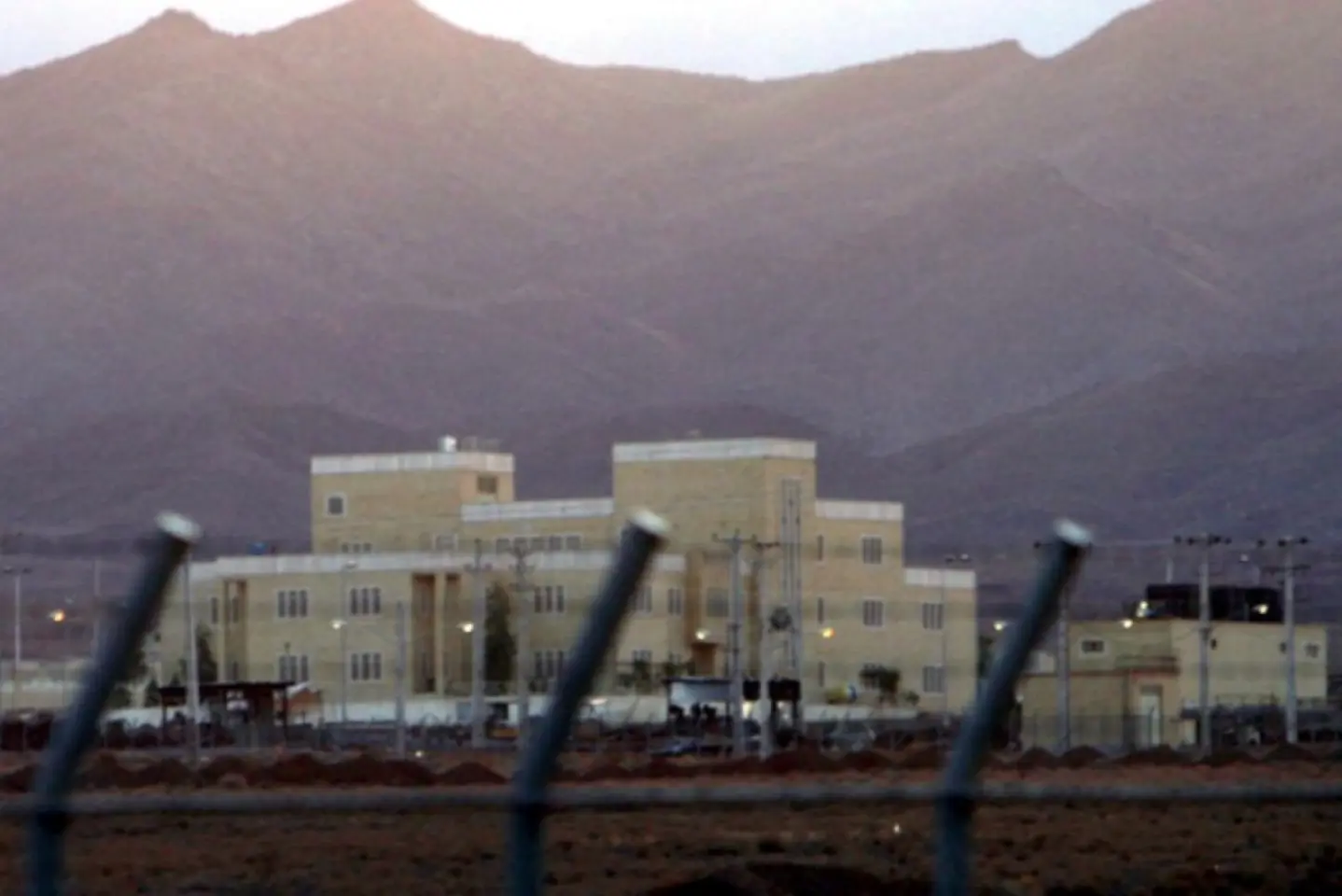 O nouă evaluare a SUA arată că atacurile americane au distrus doar unul dintre cele trei situri nucleare iraniene